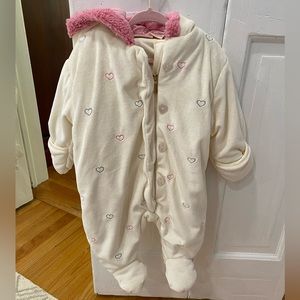 JUICY COUTURE Cream winter coverall Size 6-9 months